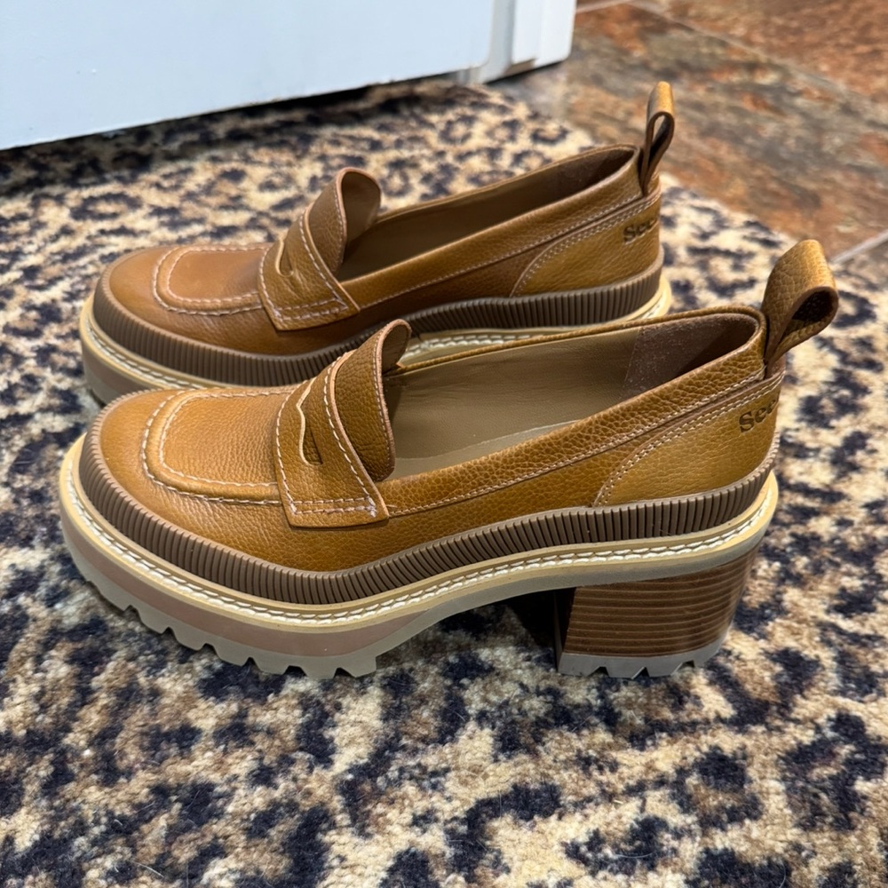 See By Chloe Tan Leather Loafers 38/8 like new - Picture 3 of 5